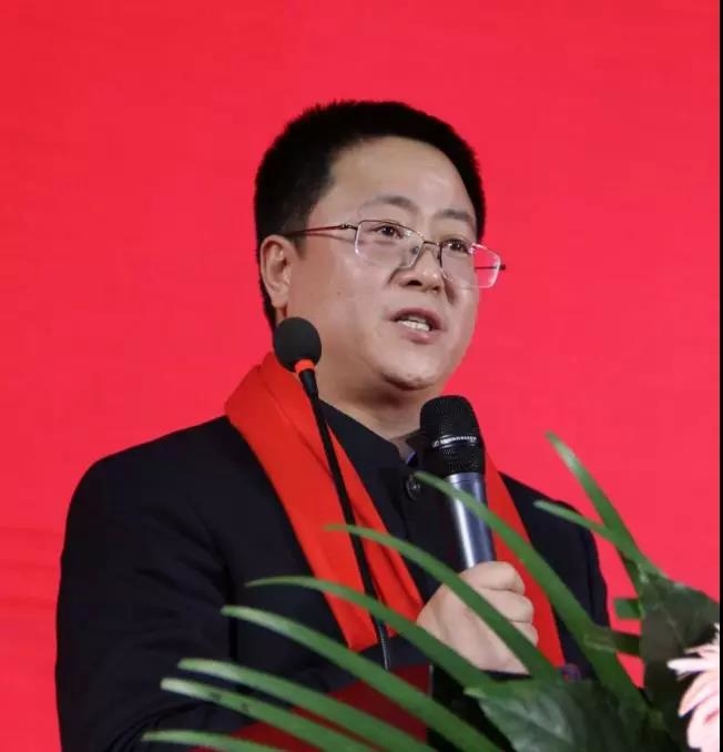 明日之星公益基金管委会会长张明勇