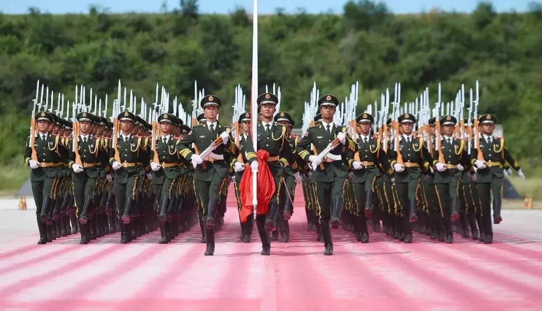 伊兰集团八一建军节致敬最可爱的人