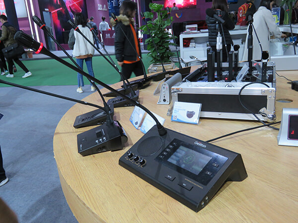 GIR-9316I 16通道同声传译系统翻译单元