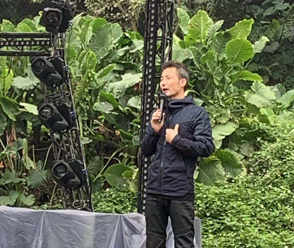 现场使用Gestton捷思通专业演出级无线话筒AM300系列