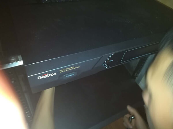 无线会议话筒现场调试