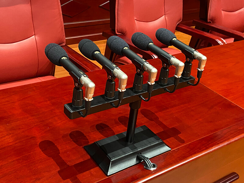 小振膜话筒应用于报告厅