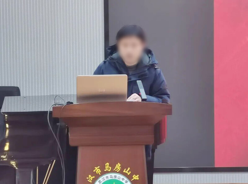 报告厅方杆会议话筒