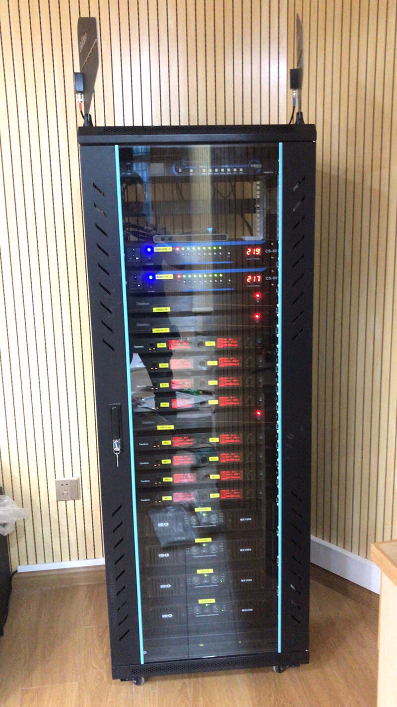 演出无线话筒机柜